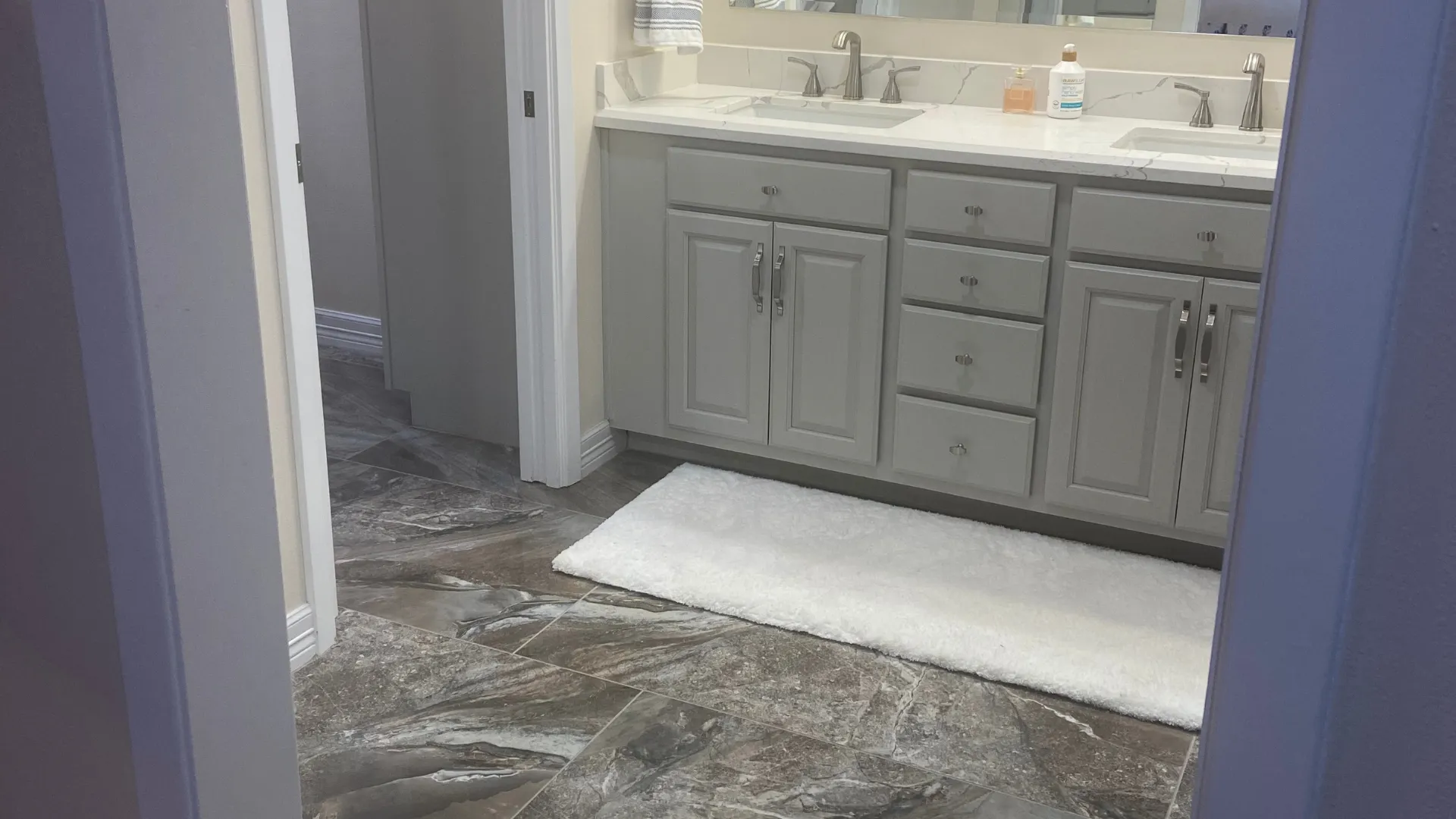 Bathroom tile design 